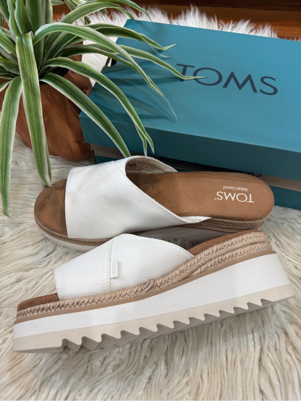 TOMS White Canvas Platform Slide Sandals